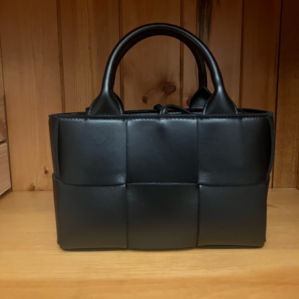 Bottega Veneta Candy Arco Leather Tote Bag